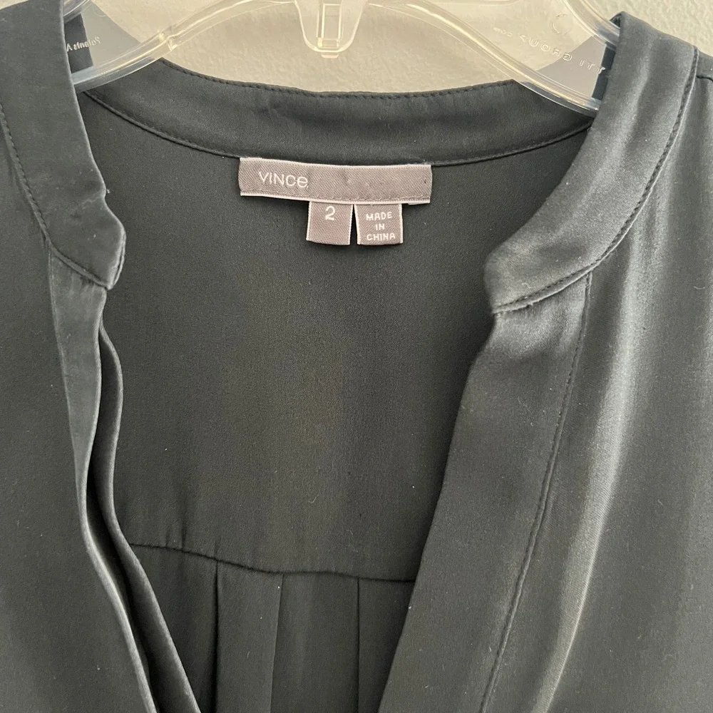Vince Silk Blend Hi Low Popover Tunic‎ Blouse Black Split Neck Pocket Size 2